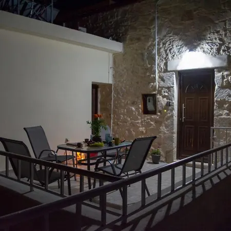 The Secret Ontas, Traditional Stone House * Rethimno