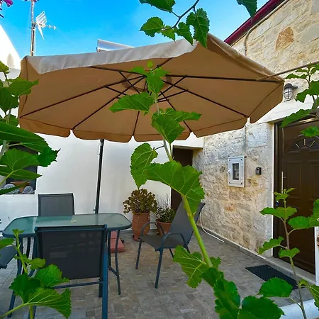The Secret Ontas, Traditional Stone House * Réthymnon