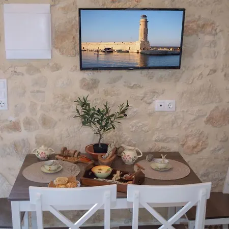 The Secret Ontas, Traditional Stone House