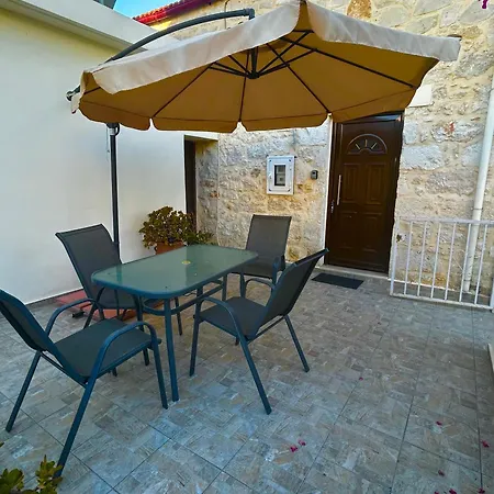 The Secret Ontas, Traditional Stone House Holiday home *