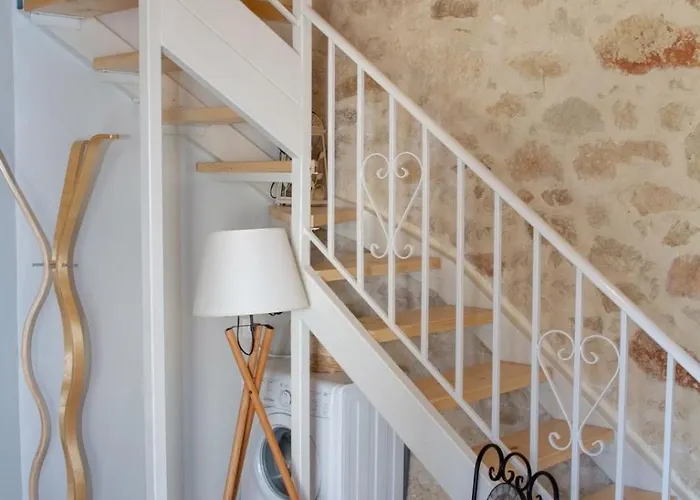 Vakantiehuis The Secret Ontas, Traditional Stone House *