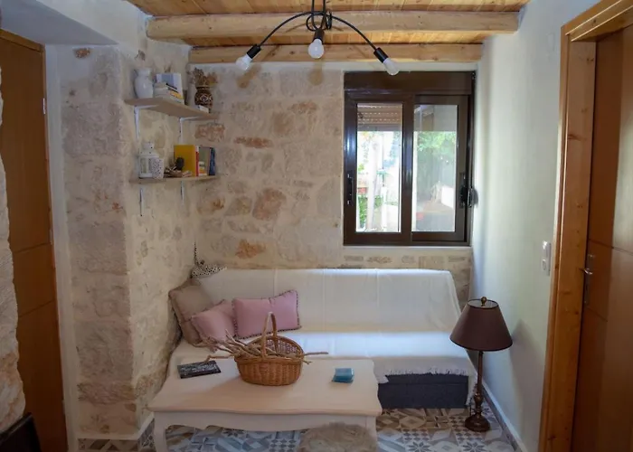 The Secret Ontas, Traditional Stone House Vakantiehuis