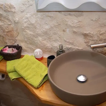 Holiday home The Secret Ontas, Traditional Stone House *