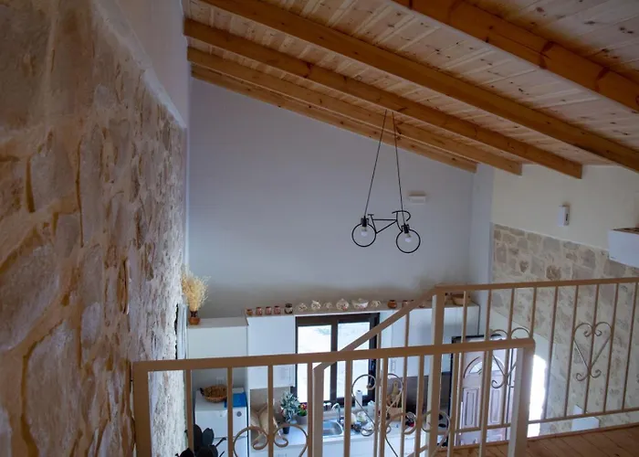 The Secret Ontas, Traditional Stone House Rethimno